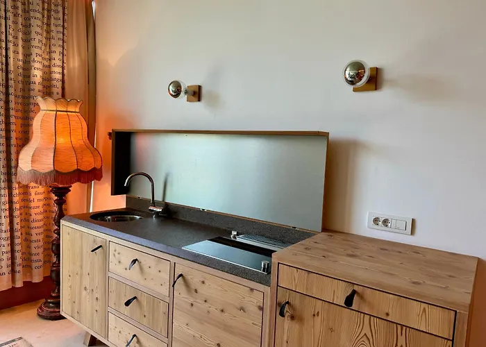 Buecherstube Im Living Kampill